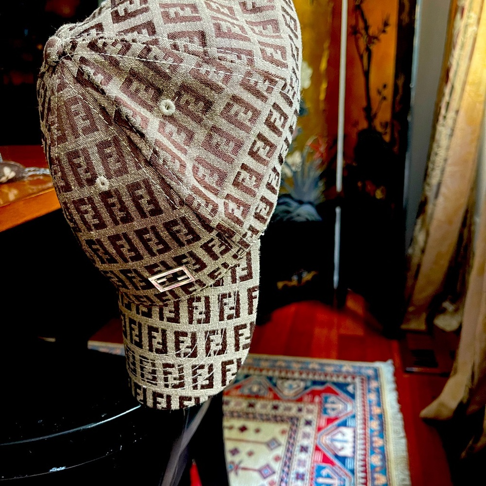 Fendi logo monogram unisex adjustable baseball cap.